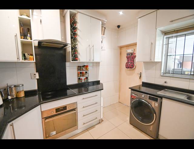 3 BEDROOM HOUSE SOLD IN DAWNCREST